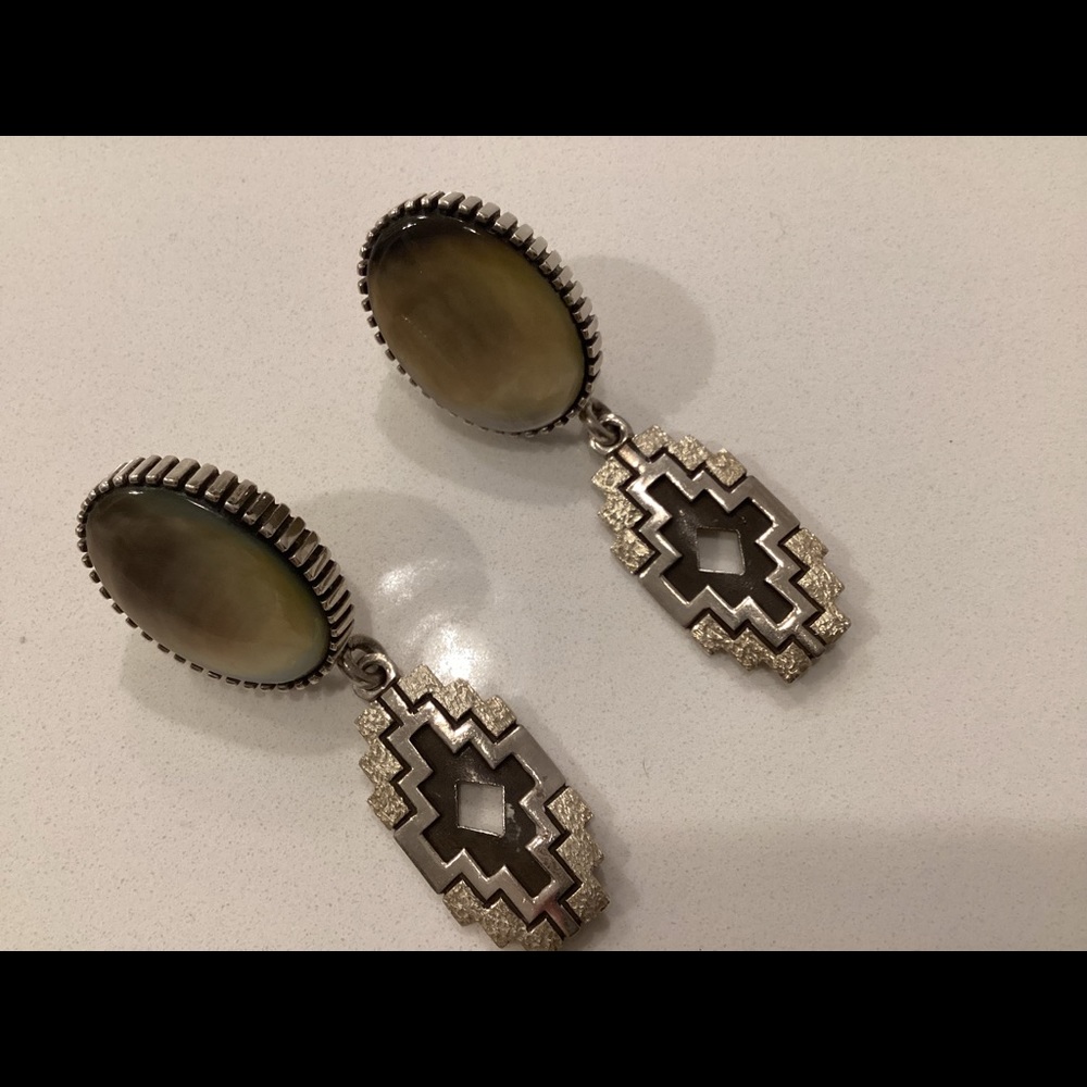 Sterling silver southwestern pierced earrings - Picture 2 of 2